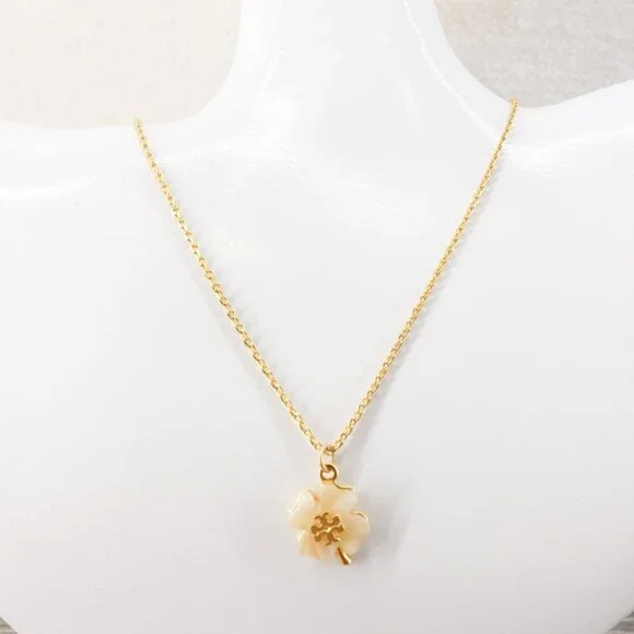 Tory Burch Resin Clover Necklace Ivory OS